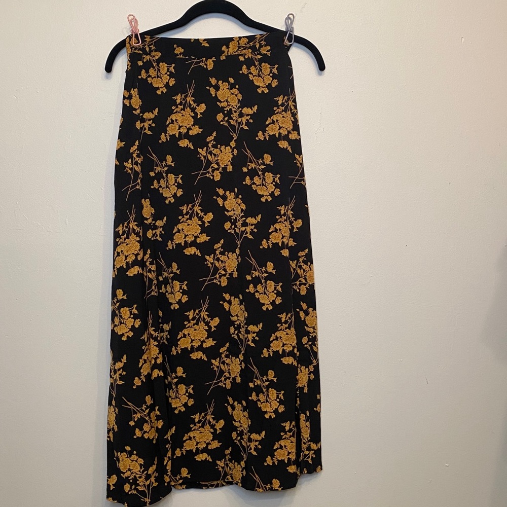 Black and gold long skirt